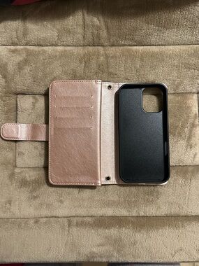 ✨ GLAM ON THE GO: The Ultimate 3-in-1 iPhone 16 Statement Wallet ✨